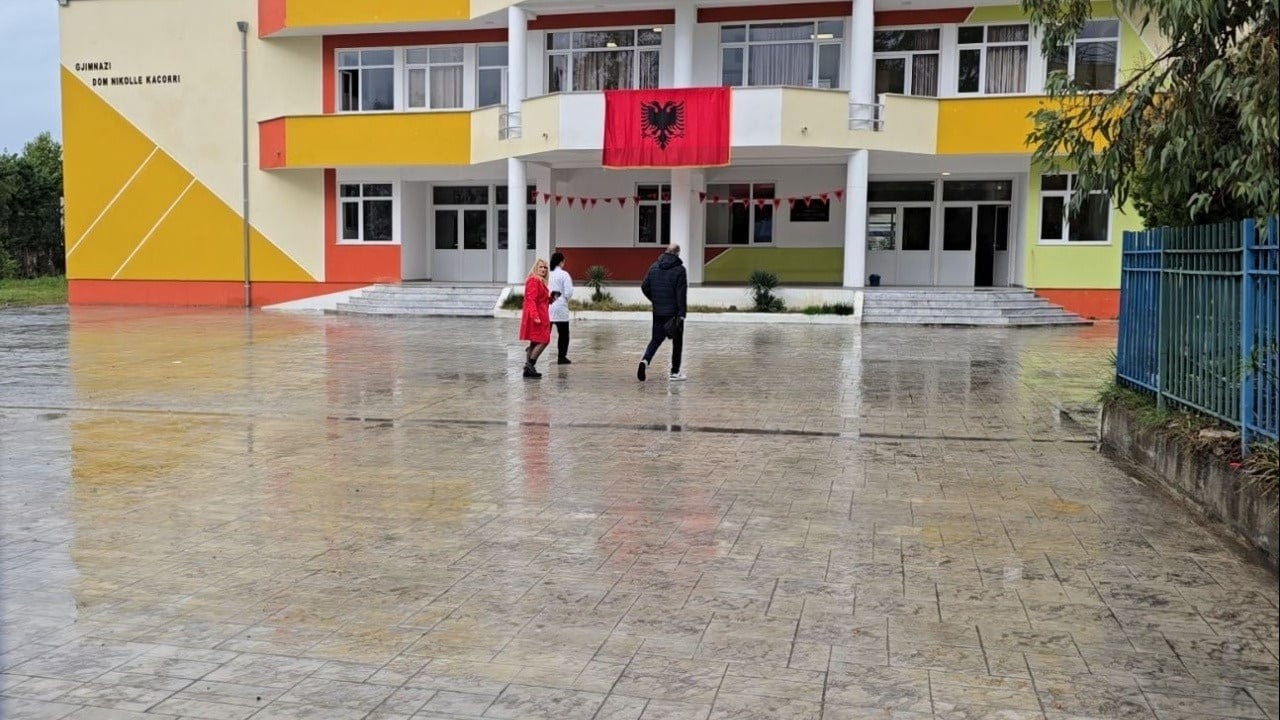 i-biri-u-qellua-4-here-me-thike-babai-i-te-miturit-nuk-e-di-si-do-te-reagojme-jeta-e-djalit