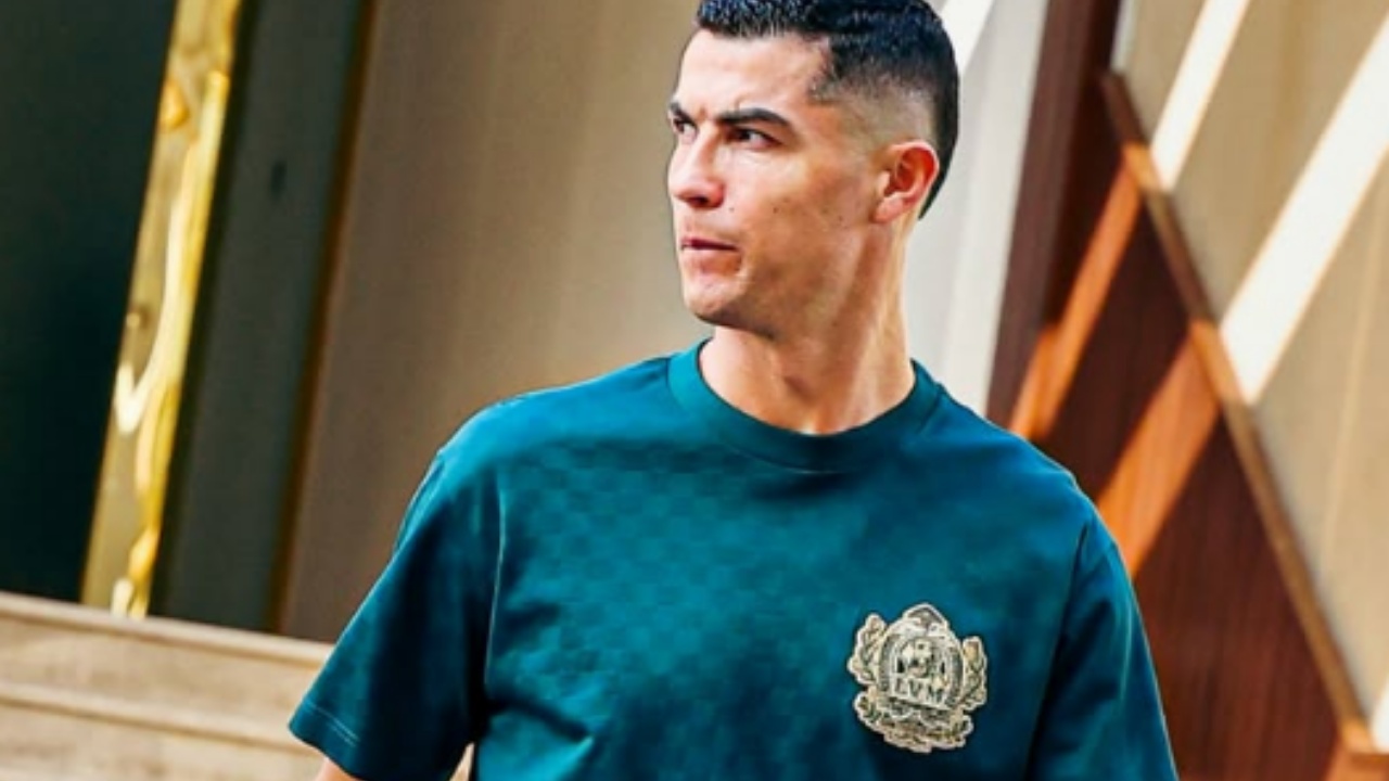 vetem-me-te-brendshme-foto-e-ronaldos-qe-mori-miliona-pelqime-menjehere