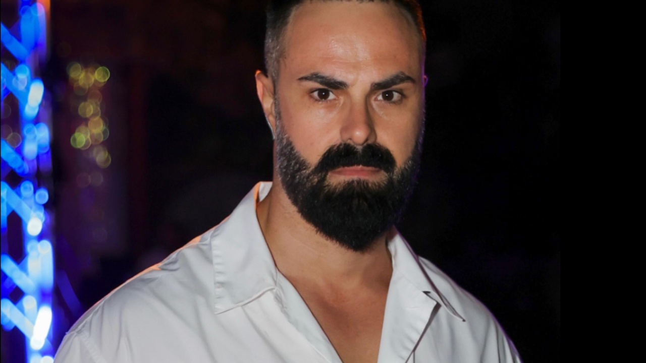 nga-hitet-ne-skenen-e-humorit-landi-i-west-side-family-pjese-e-portokalli