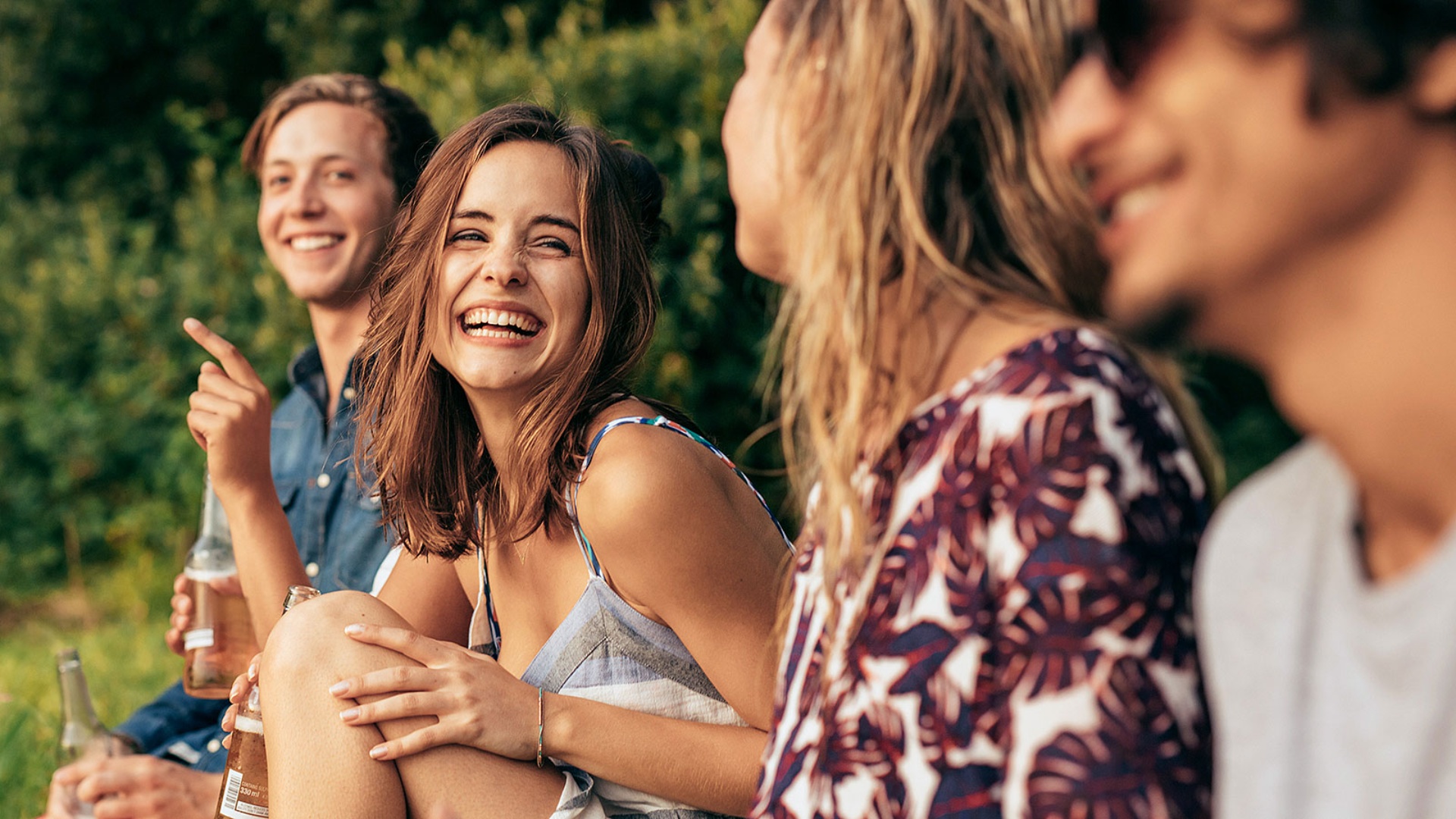 Ja cila është mosha kur ndihemi më të palumtur 