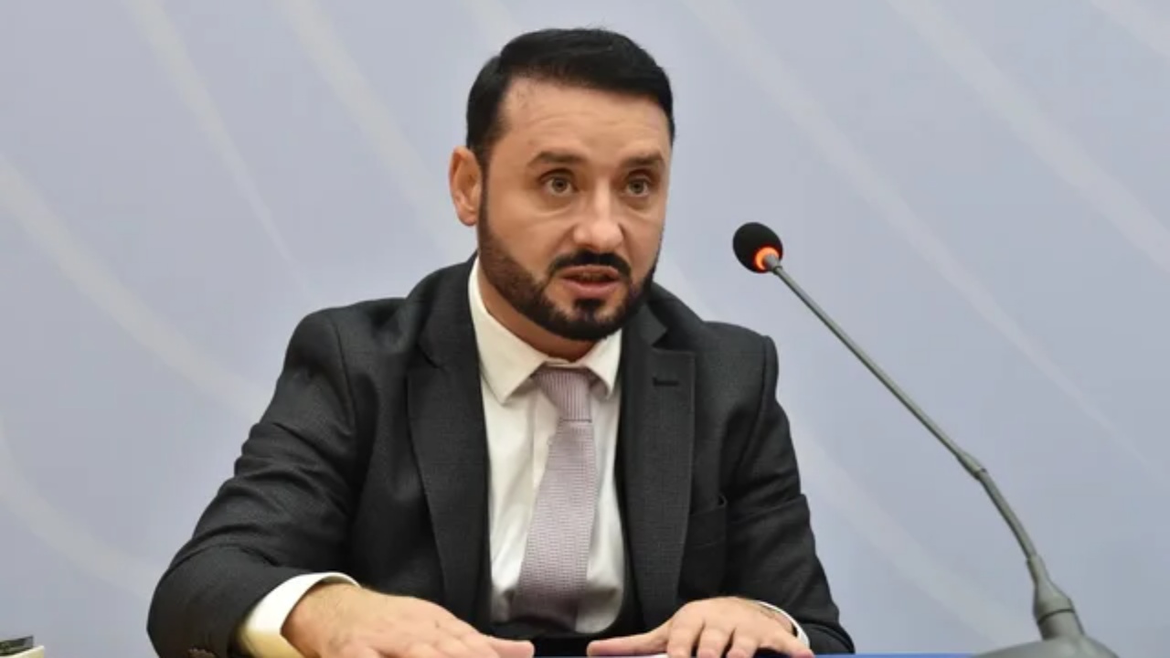 Akuzohet për shpërdorim detyre  Gjykata e Beratit shpall moskompetencë për kreun e AMP