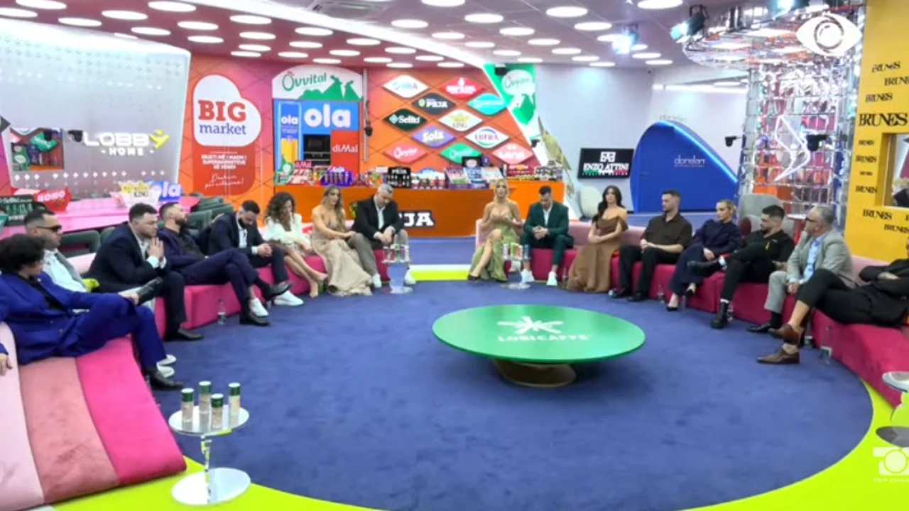 Vajzat ndahen në dy kampe  Livia  Gretës i ka marrë koka erë  Juela  Kam ofenduar  por kurrë e para