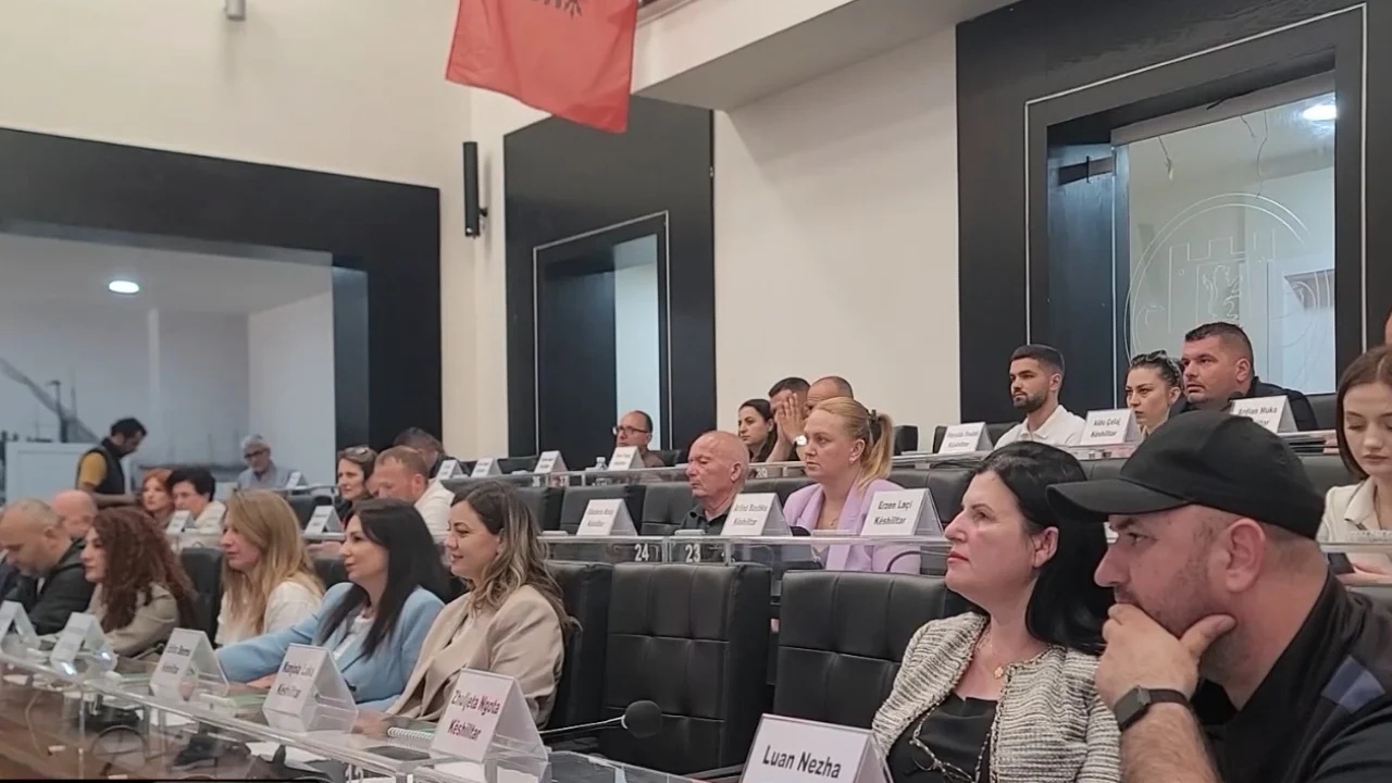 Partia e Ilir Metës bashkon  forcat  me PS në Durrës   Braktis  demokratët për kompleksin turistik në Gjirin e Lalzit