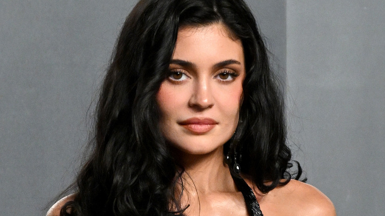  HALLE miliarderësh  Kylie Jenner vjen me deklaratën BOMBASTIKE  pse po kritikohet kaq shumë ylli televiziv 