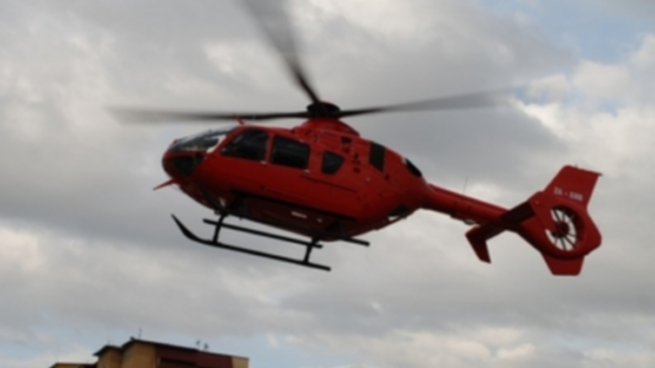 E RËNDË  U ndje keq teksa ishte duke notuar në Ksamil  turisti turk transportohet me helikopter drejt Tiranës