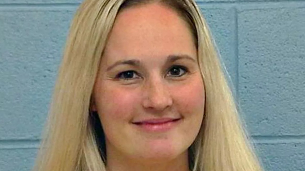 vrasesi-duhej-te-permbushte-kerkesa-specifike-ylli-i-pornografise-perfundon-ne-burg-per-urdhrin-per-vrasjen-e-burrit