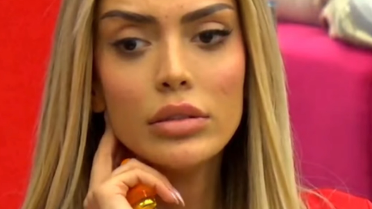 e-kuptoj-qe-te-dogji-a-eshte-dasma-jote-me-mateon-si-asi-nen-menge-si-iu-pergjigj-brikena-stenaldos