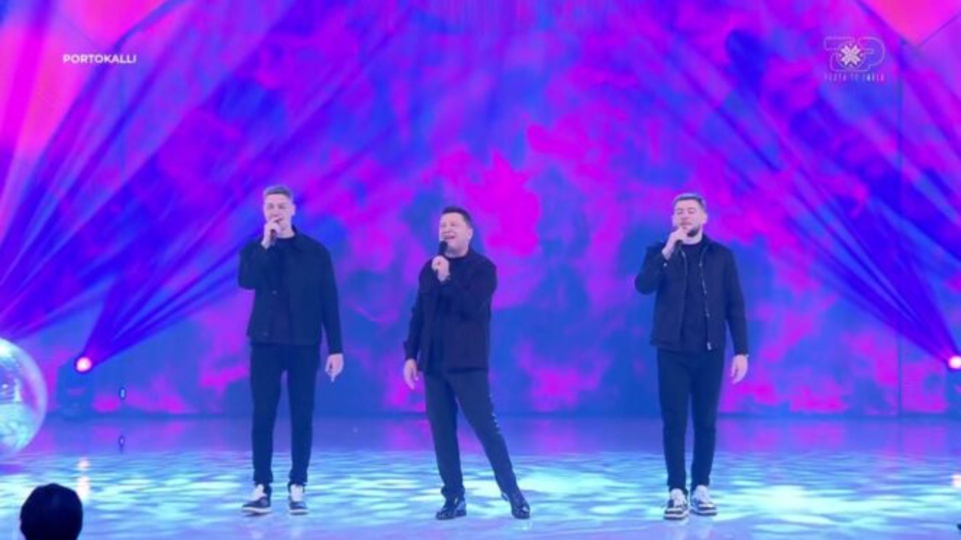 Ylli Baka dhe djemtë e tij do të performojnë sonte në  Portokalli  në natën e ndërrimit të viteve   