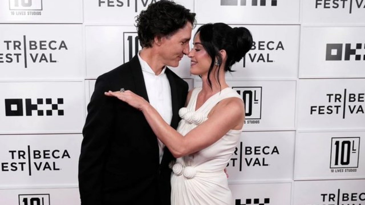 video-te-kapur-dore-per-dore-katy-perry-dhe-ish-kryeministri-kanadez-ndezin-tapetin-e-kuq