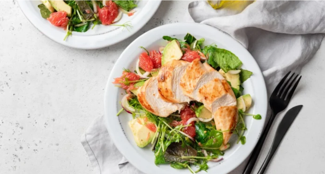 Më shumë apo më pak proteina  Këshillat e ekspertëve për të përballuar temperaturat e larta