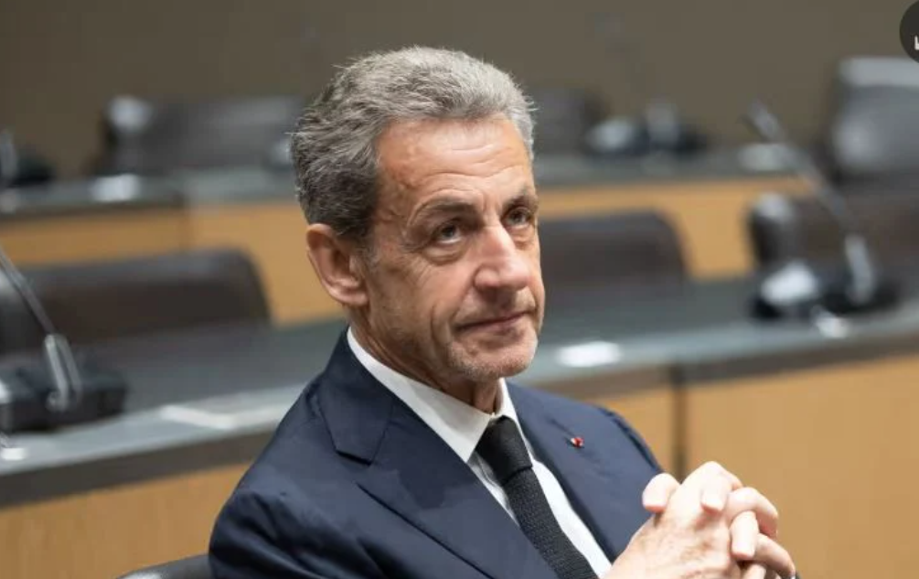 Ish presidentit Nicolas Sarkozy i hiqet medalja e Legjionit të Nderit për shkak të dënimit për korrupsion