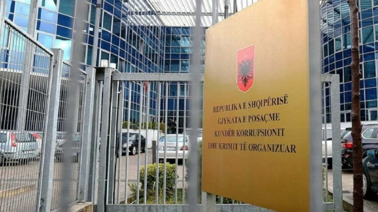 kush-i-publikoi-fotot-e-ergys-agasit-pas-arrestimit-amp-merr-vendimin-e-forte-per-policine-e-tiranes