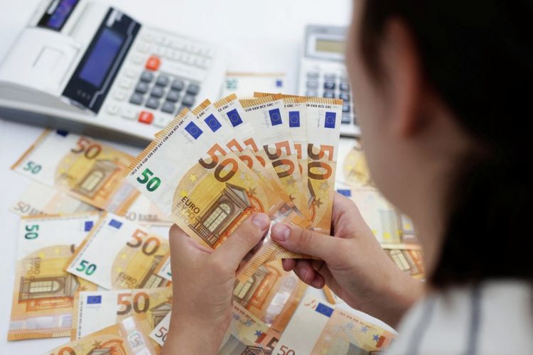euro-forcohet-ndaj-lekut-arrin-nivelin-me-te-larte-ne-dy-muaj