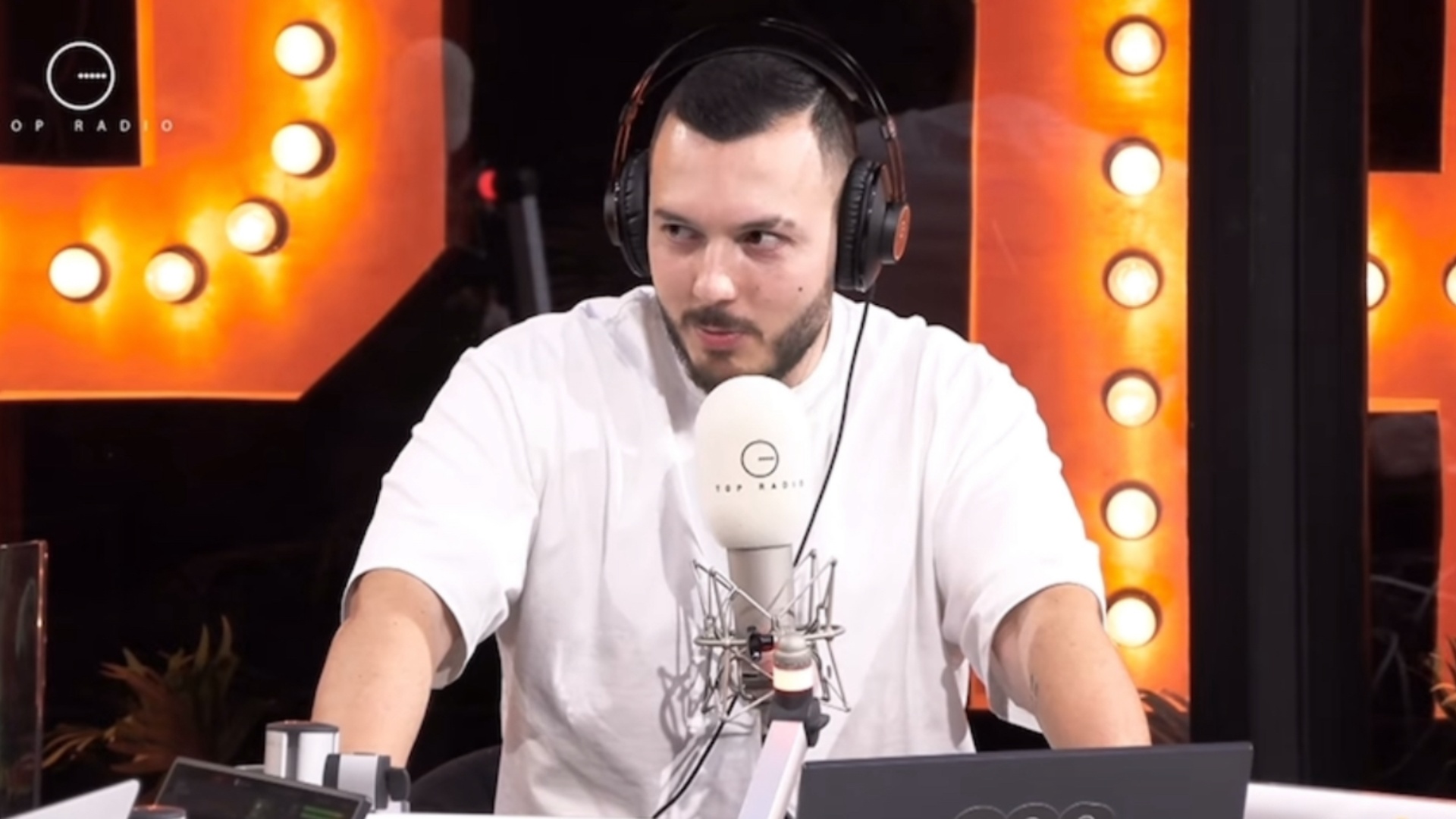 surpriza-nga-ardit-cuni-dhe-nje-rrefim-personal-kenga-e-re-per-nje-person-qe-ende-e-dua-dhe