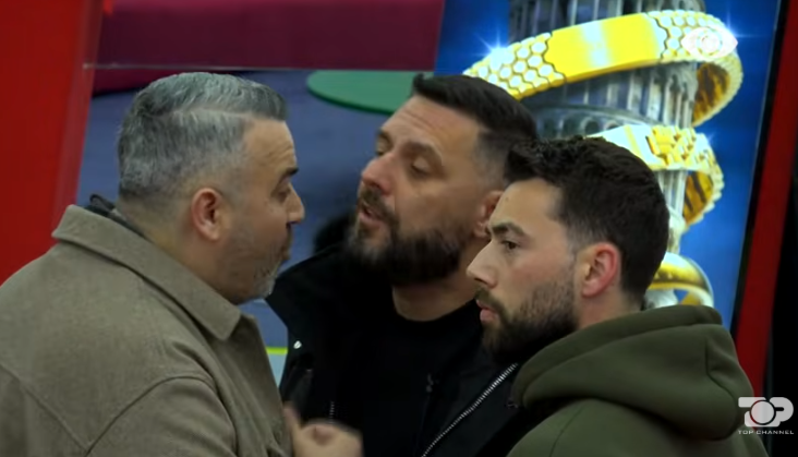 do-t-i-rregullosh-ne-krevat-familjes-tende-vajzes-rogerti-shperthen-keq-ndaj-mirit-ti-je-incest