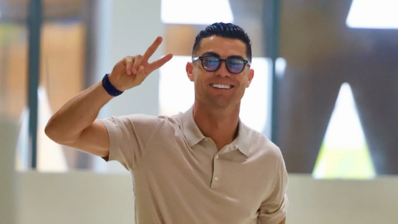 video-bisha-e-radhes-ne-garazhin-e-cristiano-ronaldo-zbuloni-blerjen-me-te-fundit-luksoze