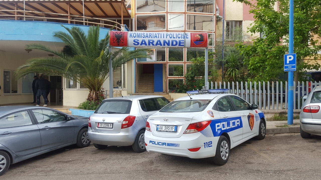 Kërcënohen dhe ofendohen dy motra nga Saranda në  Tik Tok   policia nuk ndërhyn 