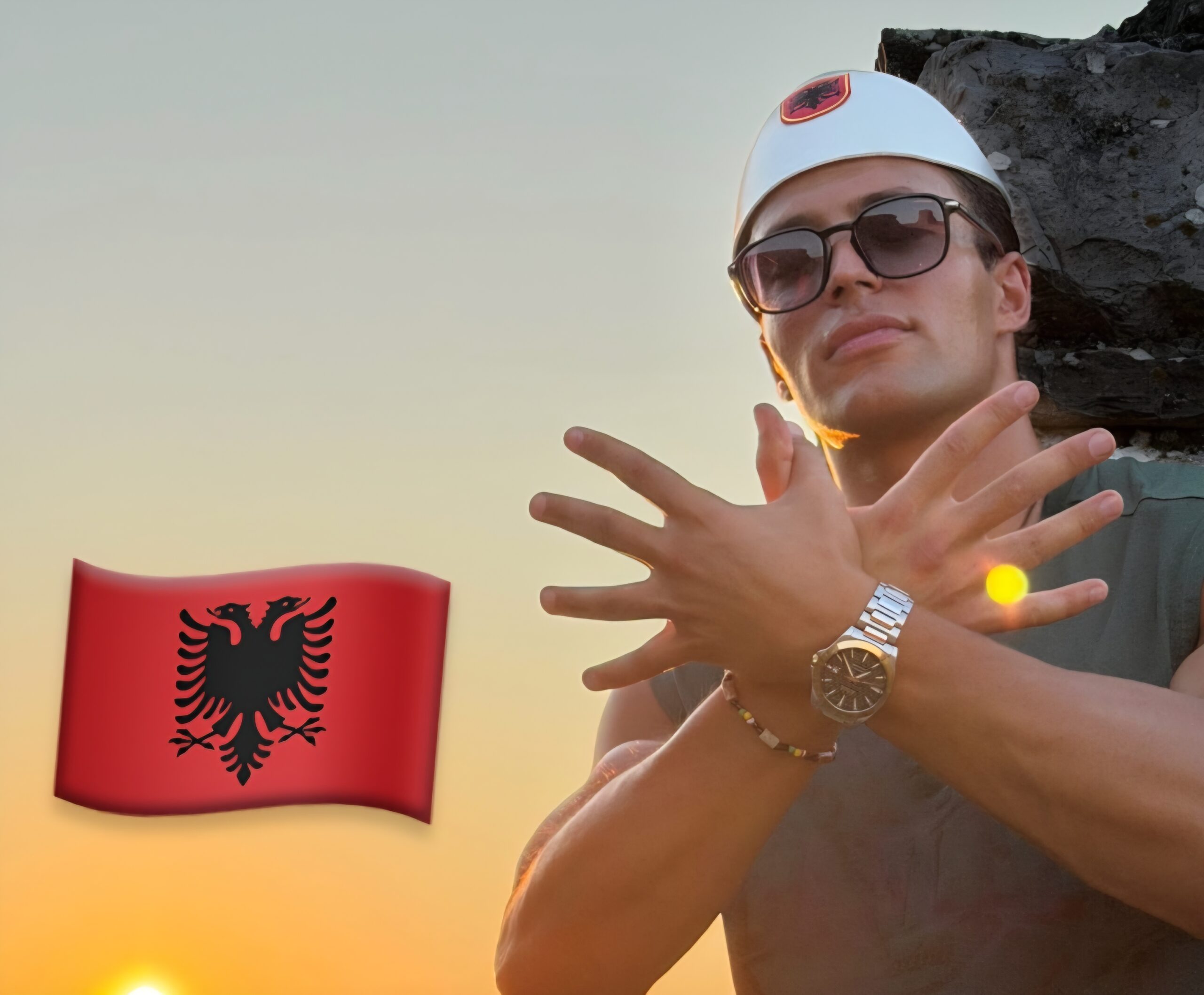 vlogeri-habit-me-rrefimin-e-tij-kur-i-shikon-shqiptaret-nga-jashte-duken-shume-serioze-dhe-te-ashper-por