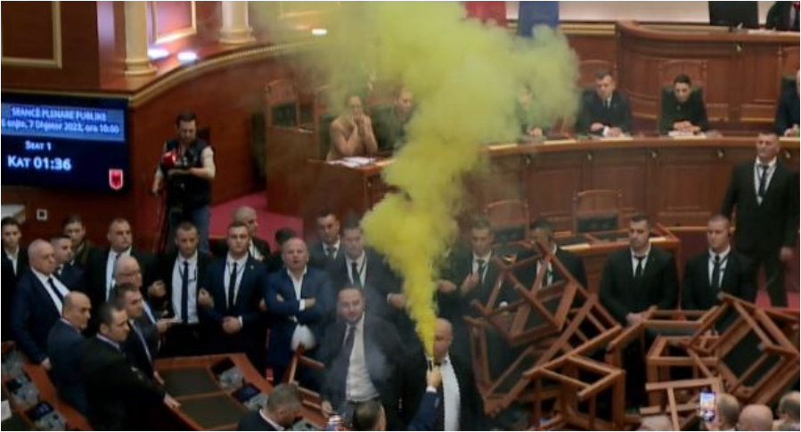 Miratohet mes shpërthimeve dhe tymueseve buxheti i 2024, mbyllet seanca pas  8 minutash | Gazeta Shqip