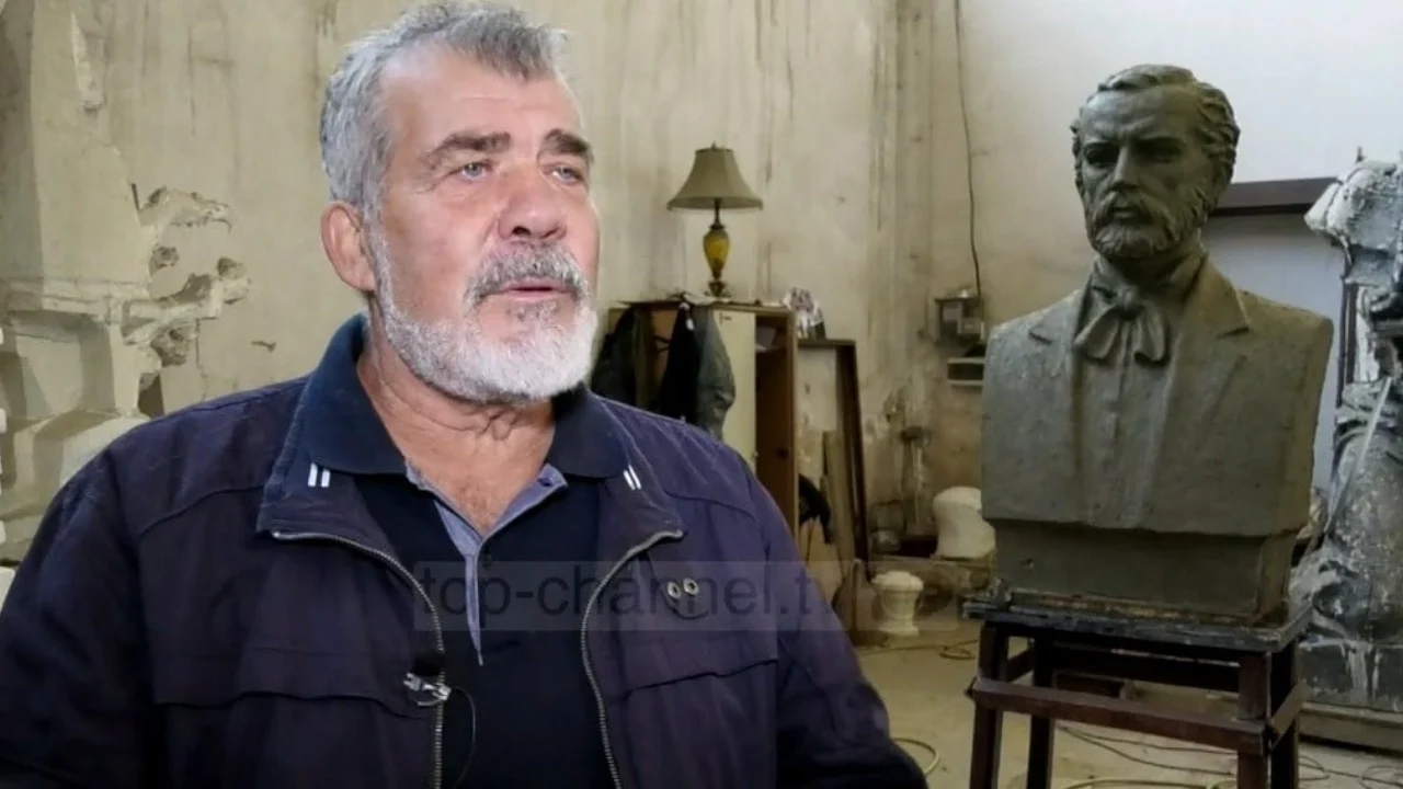 Agim Rada Requiem   Vdiq me daltë në dorë   familjarë  miqtë dhe kryeministri flasin për artistin e  pavdekshëm   Nuk na tha kurrë për sëmundjen