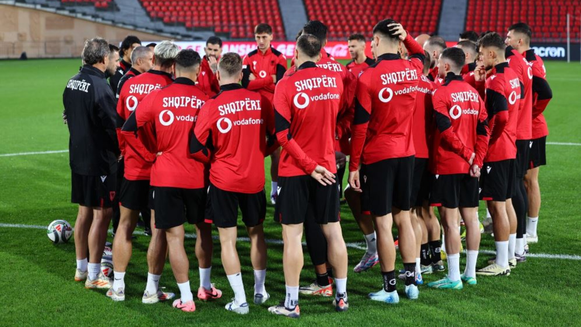 fillon-pergatitja-per-play-off-in-e-boterorit-cfare-po-ndodh-ne-kampin-e-kombetares-dhe-surprizat-e-listes-se-sylvinhios