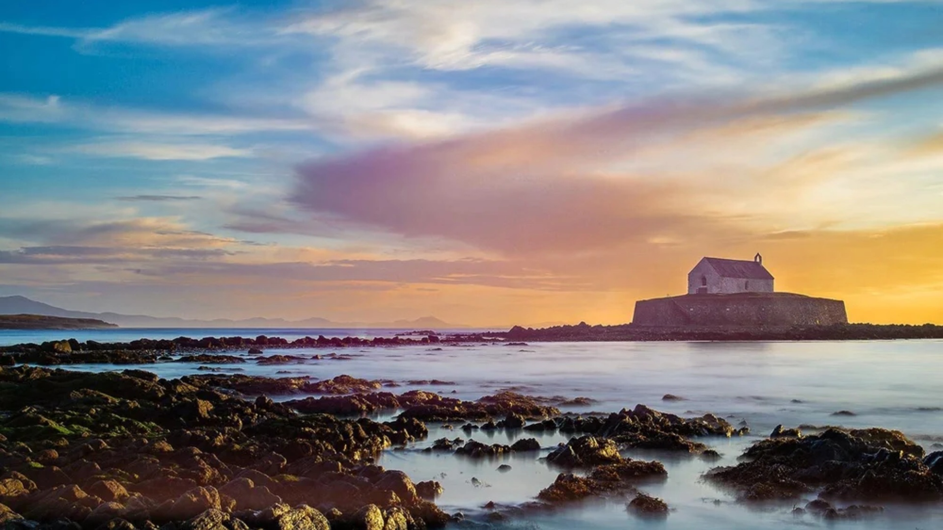 ne-kete-kishe-nuset-vonohen-ne-altar-per-arsyen-qe-nuk-do-e-besoni-dot