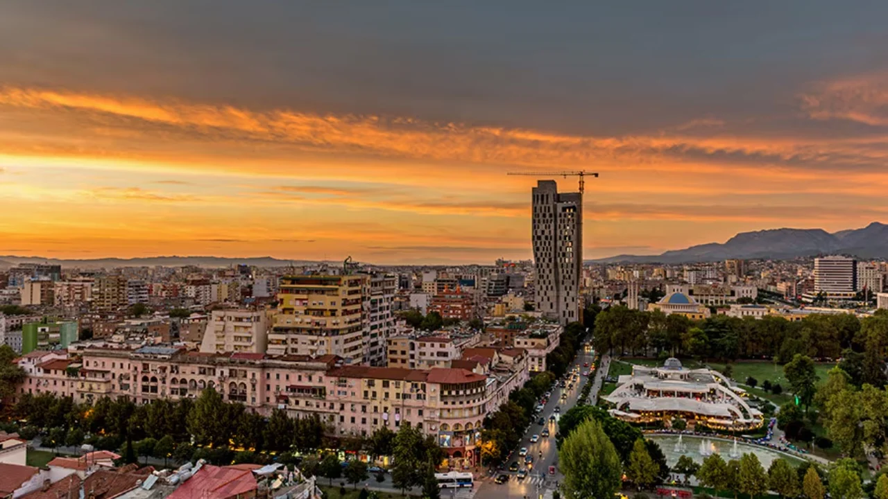 qirate-rriten-por-fitimi-mbetet-i-dobet-sa-vite-duhen-per-te-rikuperuar-parate-nga-nje-apartament-ne-tirane