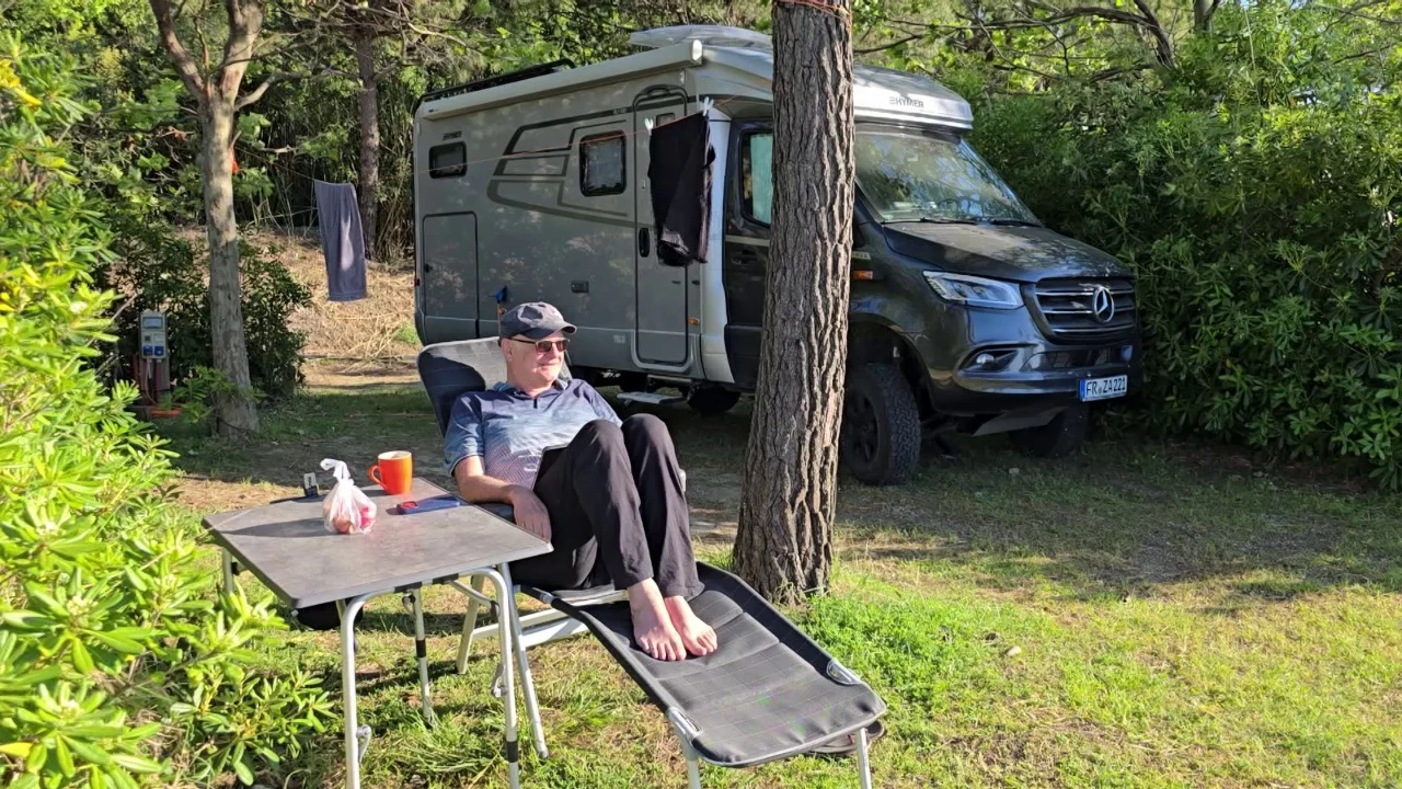 gjermane-e-franceze-me-kamper-ne-durres-vend-i-qete-por-duhet