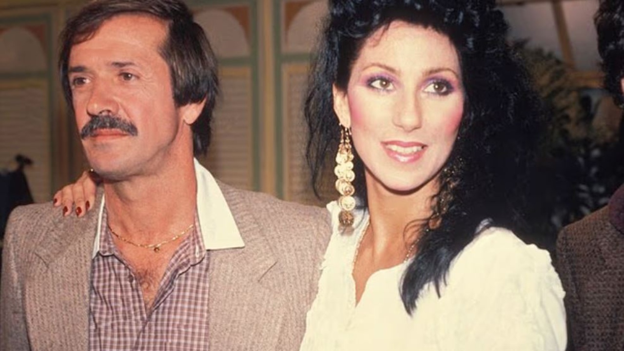 ishte-erresire-nje-burre-ishte-shtrire-prane-meje-me-doren-ne-kengetarja-e-famshme-ben-rrefimin-trondites-do-t-a-vriste