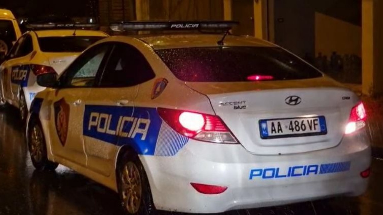 shkrumbohet-nga-flaket-makina-ne-tirane-dyshohet-se