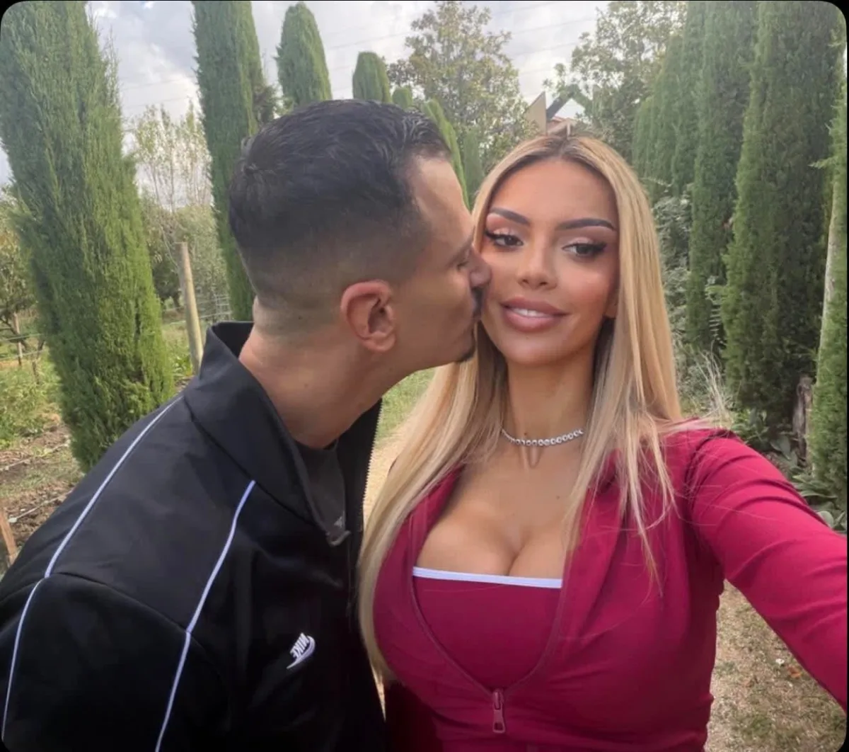 nje-anetare-e-re-ne-familje-brikena-zbulon-emrin-e-vecante-te-foto