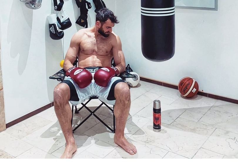 Mërgim Mavraj i futet boksit: Po të ishte e rëndësishme pamja, Zoti  do...(FOTOT) | Gazeta Shqip