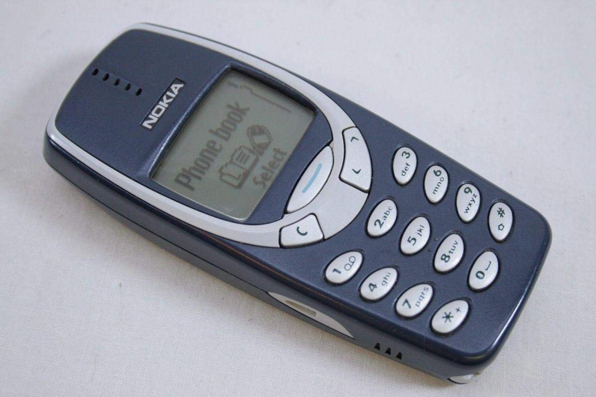 Andi - O Nokia 3310 faz 20 anos. Ainda se lembram de escrever assim por  causa do limite de caracteres? Do famoso jogo da cobra? E da bateria que  durava 3 dias?