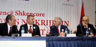 Kryeministri Sali Berisha, Ambasadori i Kosoves ne Tirane Sulejman Selimi, Kryetari i Kuvendit te Kosoves Jakup Krasniqi dhe Kryetari i PS Edi Rama
