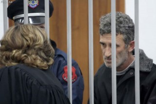 Ardian Prrenjasi i akuzuar per pedofili gjate nje seance ne Gjykaten e Tiranes me avokaten