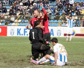 Memelli dhe Muzaka festojne, Ilion Lika i zhgenjyer ne Tirana Flamurtari 3-6