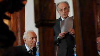 Akademiket ne nje nga mbledhjet e keshillit