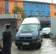 policia e fierit