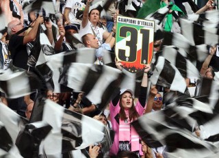 Juventus feston titulli, vajza mban numrin 31