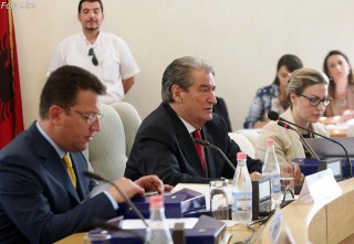 Sali Berisha ne mbledhje