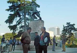 te papune tek ushtari i panjohur 003