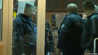 B9166619-976D-4822-92D1-AABF1824142C_w640_r1_s