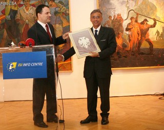 Nishani & Sequi per here te fundit