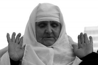Myslimane duke falur Namazin