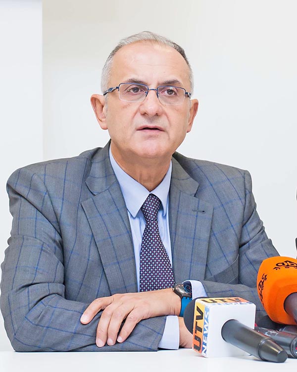 Petrit Vasili