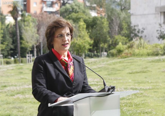 Ministrja per Inovacionin dhe Administraten Publike Milena Harito, duke folur gjate nje konference shtypi, ku i ka kerkuar punonjesve te administrates te dorezojne formularin e vetedeklarimit te pasurise ne kuader te dekriminalizimit./r/n/r/nMinister of Innovation and Public Administration Milena Harito, speaks during a press conference, where she has asked employees of administration to submit self-declaration form of property in the context of decriminalization.