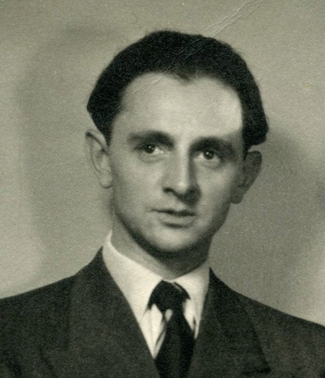 Eqrem cabej