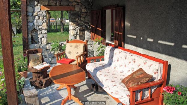 F1CC7M Kol Gjoni guesthouse, Grykat e Harpura, Valbona Valley National Park, Accursed Mountains, Albania, Balkans, Europe