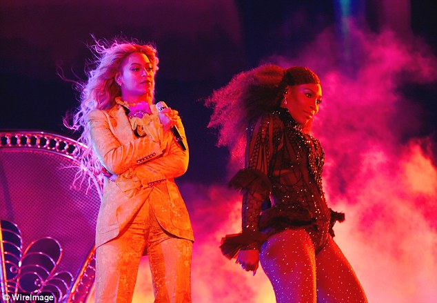 3934a06d00000578-3828140-image-m-142_1475901284798