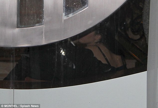 3B97604900000578-0-image-a-137_1482489446035